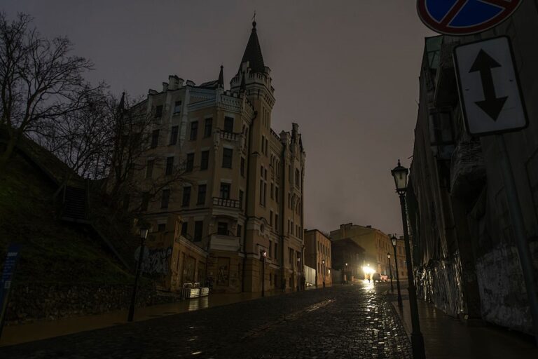 Українців очікують цілодобові відключення у суботу