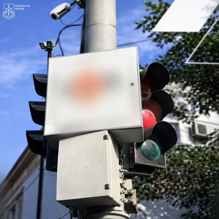 В Одесі викрили змову посадовців під час закупівлі живлення для світлофорів