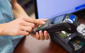 В Україні запустили пілотний проєкт єЧек