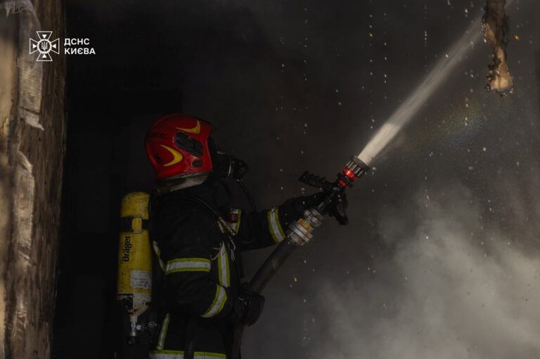 Внаслідок атаки РФ зруйновані житлові будинки на Софіївській Борщагівці