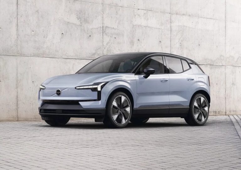 Volvo відкликає понад 40 тисяч електрокарів через ризик займання батарей