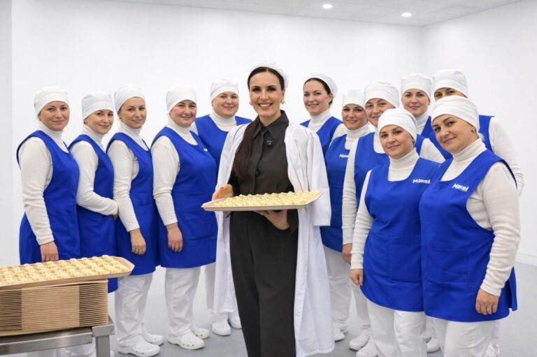 Зірка ліпить пельмені: як Міла Нітіч побувала на виробництві MAKEY у Кривому Розі