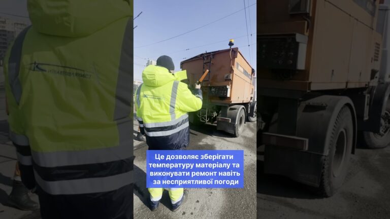 У Києві триває ремонт доріг після зими: вже ліквідували понад 12 тис. кв. м пошкоджень