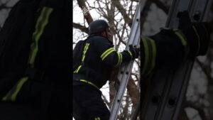 ЖАХ! росіяни вгатили по багатоповерхівці у Дніпрі