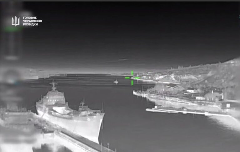 Бійці ГУР уразили вертоліт і кораблі в Криму