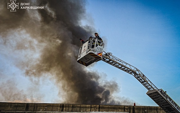 Дрон росіян влучив біля ресторану в Харкові: є постраждалий