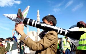 Іран закликає хуситів відновити удари по суднах у Червоному морі – ЗМІ