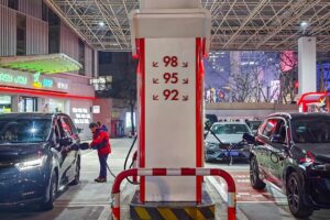 Китай запровадив регулювання цін на пальне