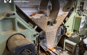 На Буковині викрили підпільний тютюновий цех