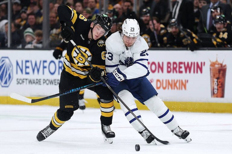 НХЛ: драма в Бостоні та результативний Торонто