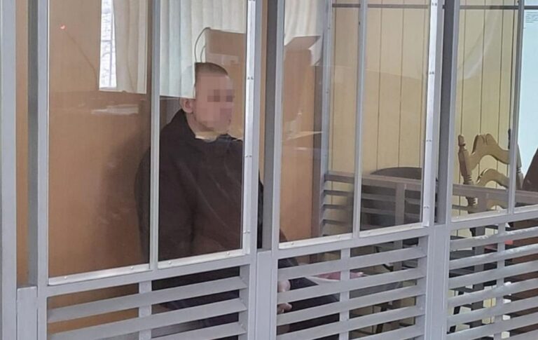 Отримав вирок вітчим, який ґвалтував двох неповнолітніх падчерок