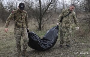 Росіяни забирають лише голови, лишаючи тіла на полі бою – перехоплення ГУР