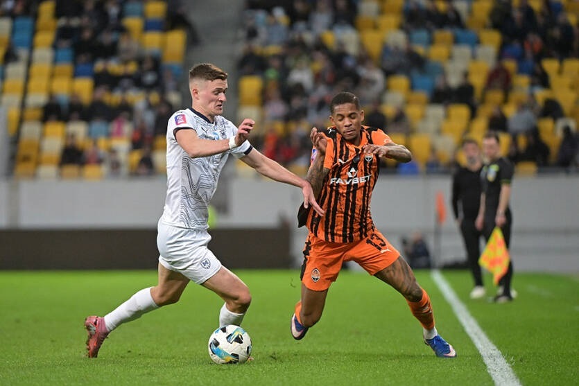 Шахтар мінімально обіграв Металіст 1925 на порушенні правил харків’янами