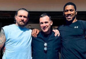 Шевченко завітав на тренування Усика та Джошуа