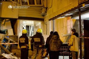 У Дніпрі пошкоджено вісім багатоповерхівок