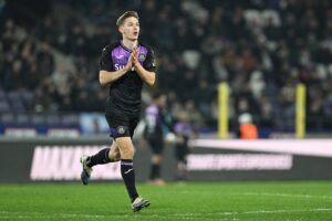 У Сікана проблеми із середньою частиною тіла, може знадобитися операція