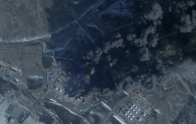 Уражено стратегічний термінал і НПЗ в РФ – Генштаб