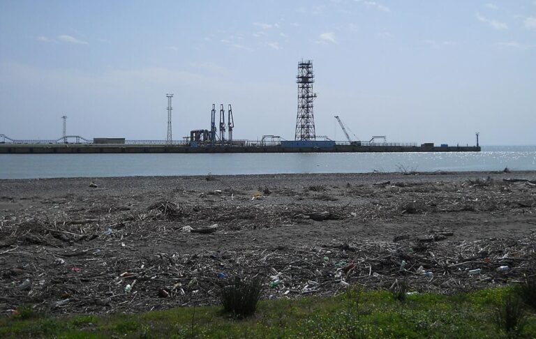 Єдиний НПЗ Грузії відмовився від російської нафти