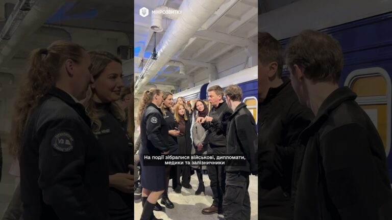 Укрзалізниця відзначила четверту річницю запуску медичних евакуаційних вагонів.