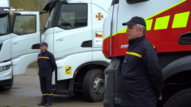 Підрозділи ДСНС отримали від Гуманітарного фонду Сергія Притули 7 генераторів та 2 вантажівки