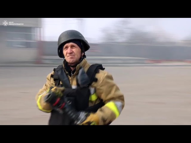 Вранці росіяни атакували м. Миколаїв: виникла пожежа в гаражі