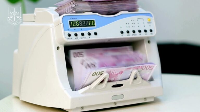 Скандал у Дніпрі! Депутата райради та його сина підозрюють у схемі з фіктивним працевлаштуванням