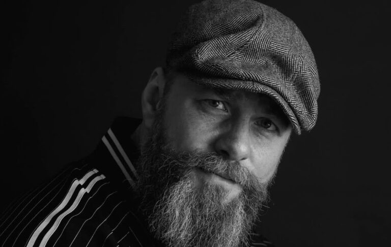 Актор-військовий підтвердив розлучення з дружиною після 11 років шлюбу