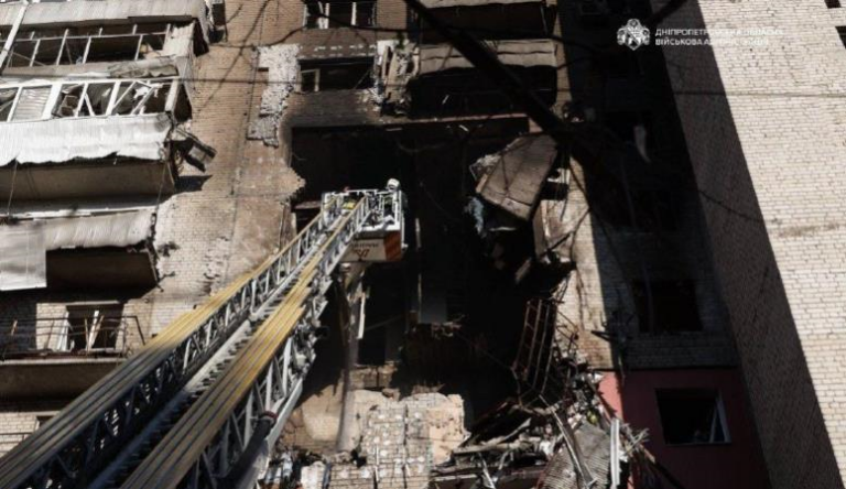 Атака на Дніпро: кількість поранених зросла до десяти, двоє загиблих