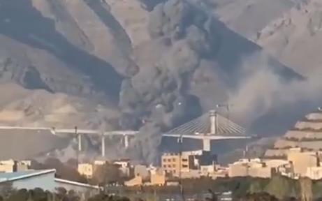 Біля Тегерана зруйнували найвищий міст