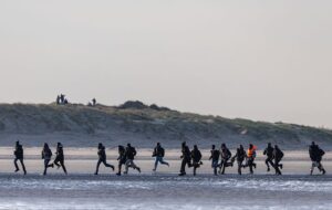 Британія та Франція уклали нову угоду про стримування потоків нелегалів