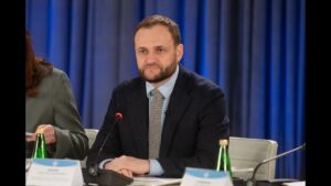 Як ремонтують місцеві дороги: хто за це платить і чому працює співфінансування?