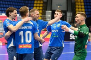 ХІТ уперше в історії клубу зачинає чемпіонську пісню