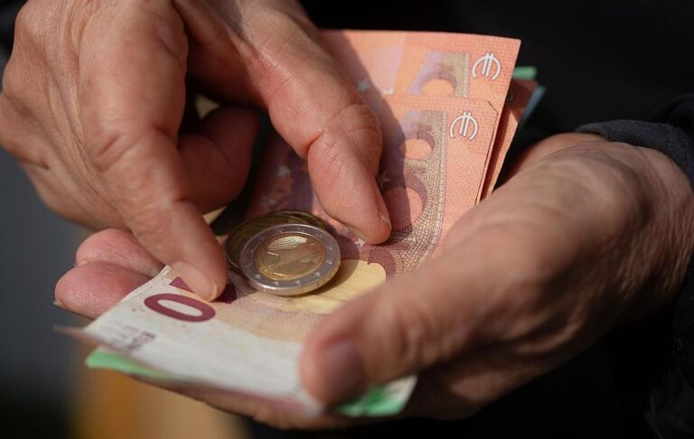 Курс євро злетів до нового рекорду в Україні