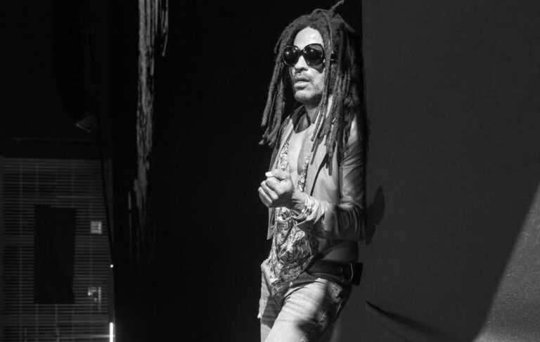 Ленні Кравіц опинився у центрі скандалу через появу в компанії росіян