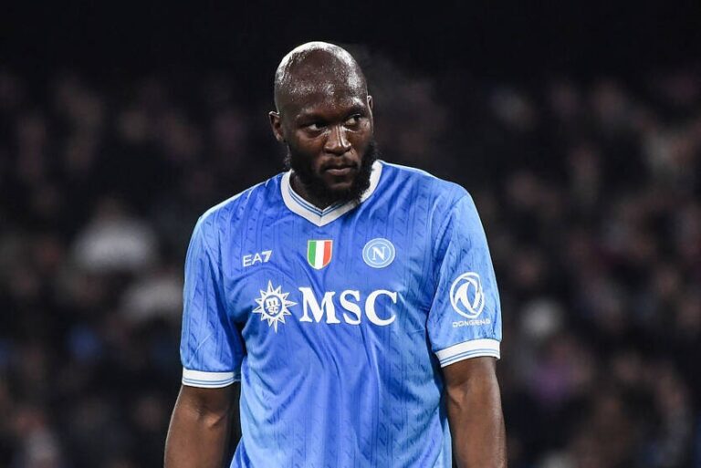 Лідер Наполі повернувся до клубу після гучної історії з втечею