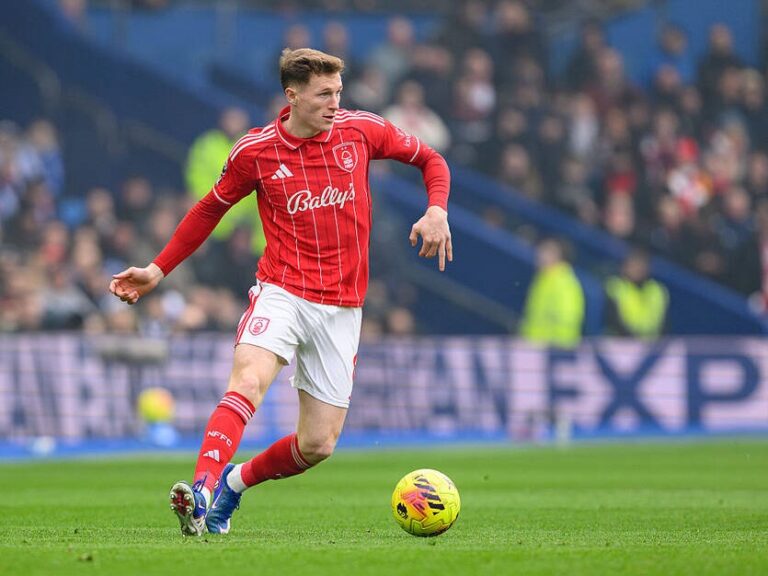 Манчестер Юнайтед відмовився від хавбека Ноттінгема