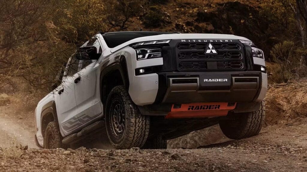 Mitsubishi представила позашляховий пікап Triton Raider