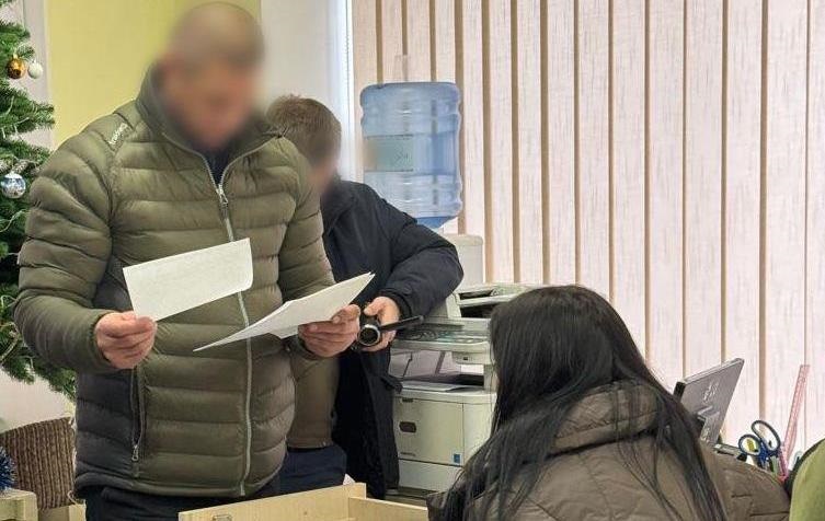 На Черкащині працівниця банку ошукала бабусю загиблого віїна на 1 млн