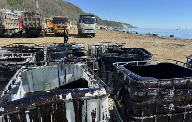 Нафтова пляма під Туапсе розтяглася майже на 80 км – ЗМІ