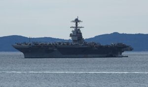 Найбільший авіаносець США залишає Близький Схід