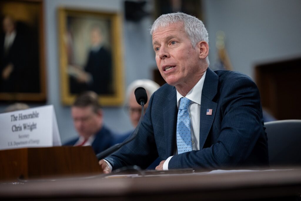 “Прагматичне рішення”: у США прокоментували послаблення санкцій проти РФ