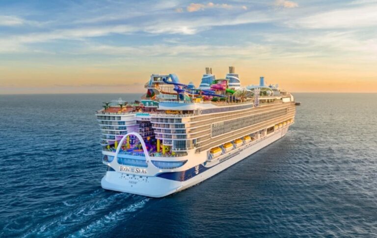 Представлено рекордний лайнер за $2 мільярди