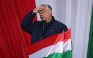 Соратники Орбана вивозять гроші з країни – ЗМІ