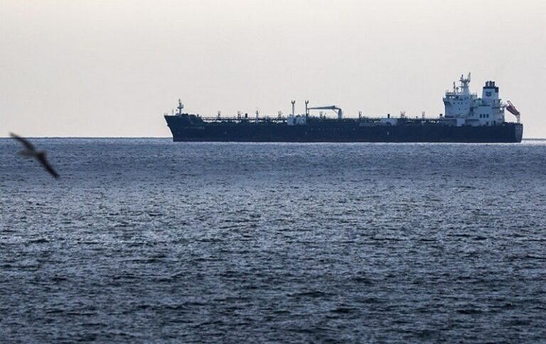 Трамп заявив про початок розмінування Ормузької протоки