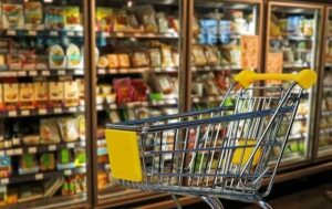 Ціни на злеті: які продукти харчування подорожчають