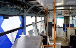 У Дніпрі російський дрон влетів у тролейбусне депо