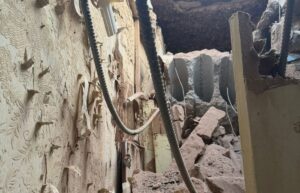 У Херсоні росіяни обстріляли багатоповерхівку: серед поранених – підліток