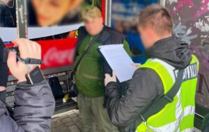 У Києві “генерал” вимагав $15 тис. у військового