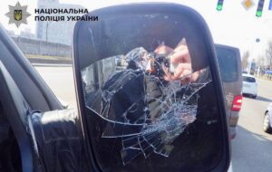 У Києві затримали чоловіка, який пошкодив авто військового і вкрав телефон