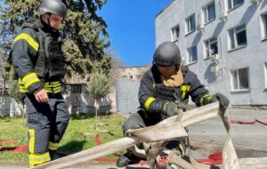 Удари по Чернігову: є влучання по адмінбудівлях і постраждалі